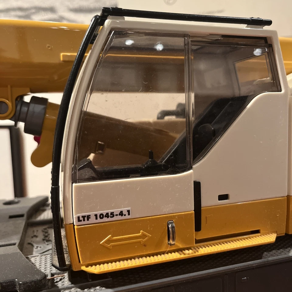 Bruder Liebherr Crane Truck 1/16 Scale Toy Mack Granite 2007 - Image 3 of 4