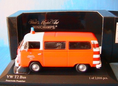 VW VOLKSWAGEN T2 BUS 1976 FIRE BRIGADE FRANKFURT MINICHAMPS 400053091 1/43 FIREFIGHTER