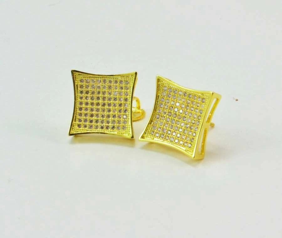 Pendiente acabado tono dorado DIAMANTES LABORATORIO FORMA COMETA Foto 2 de 4