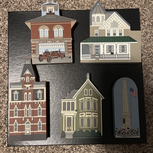 Lot Of 18 Cat's Meow Houses The Doylestown In Pennsylvania Wood Shelf sitters - Picture 4 of 10