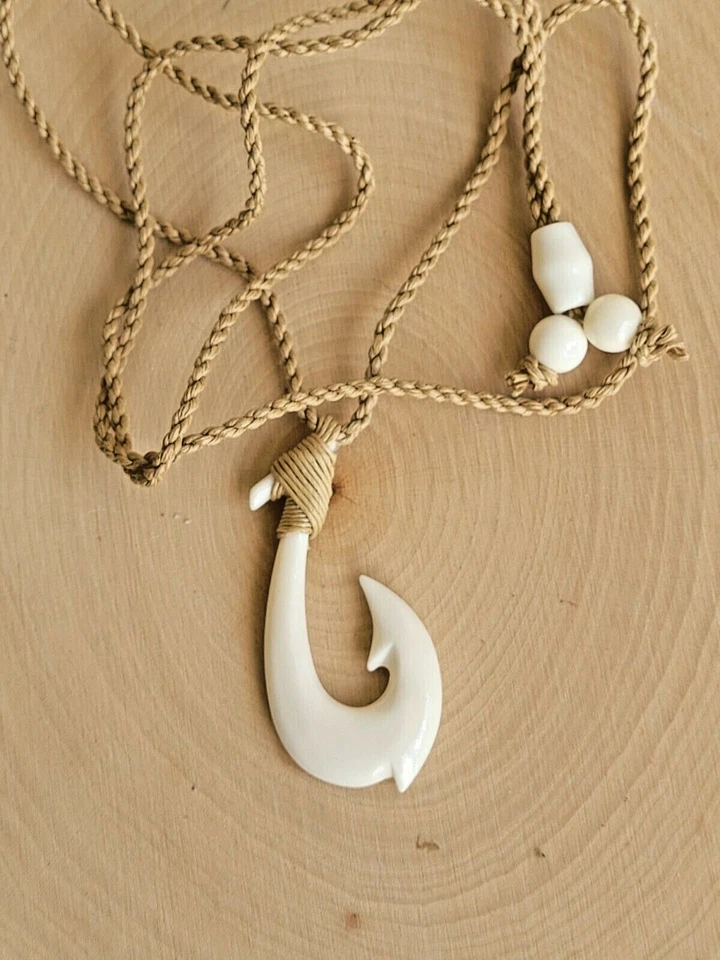 Gargantilla colgante de gancho de pez de hueso de búfalo hawaiano de 2" ajustable Foto 4 de 4