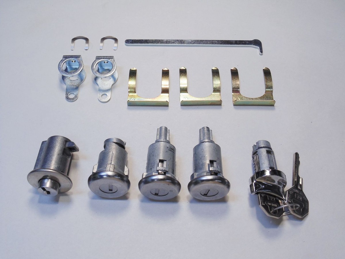 Impala インパラ コンバーチブル ハンガーフック 63 1963 Chevy Impala Ignition Door Glove Box Trunk Lock Set Kit
