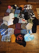25 Piece Young womens clothing lot size small Medium Tops Shorts Pants Sweaters