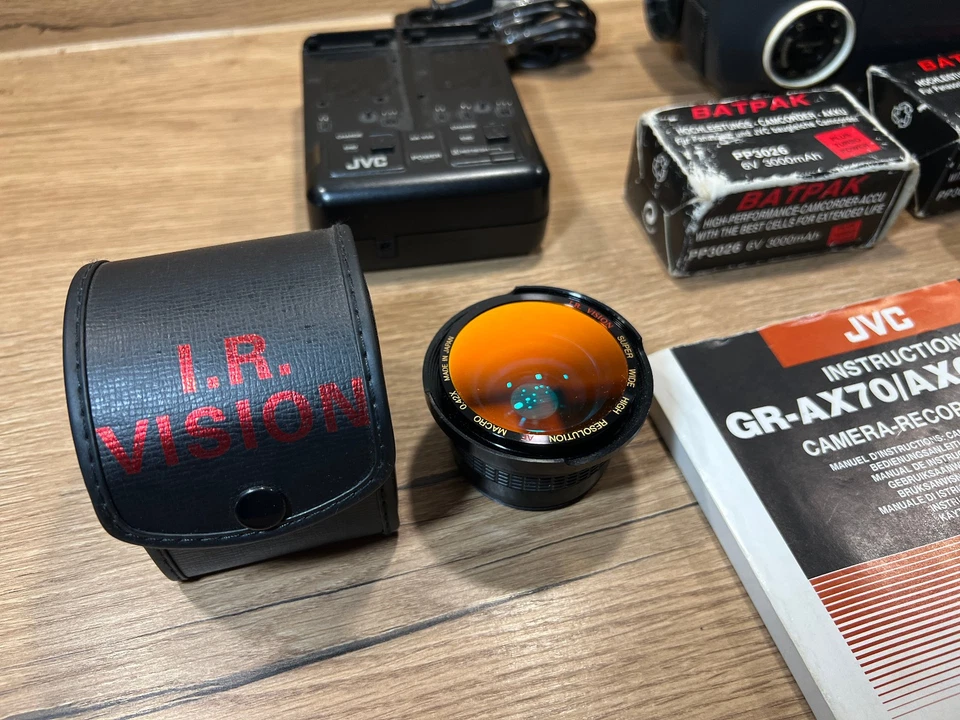JVC GR-AX40 Camcorder, Videorecorder mit viel Zubehör - Bild 4 von 4