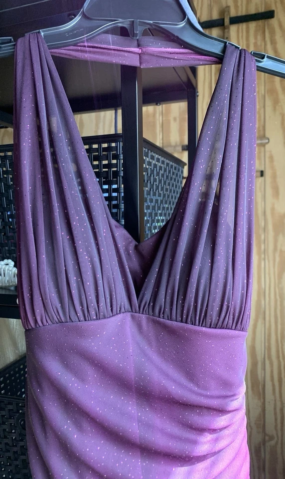 Stacy Skylar Blondie Nites 长紫色闪亮荷叶裙 — 第 2/4 张图片