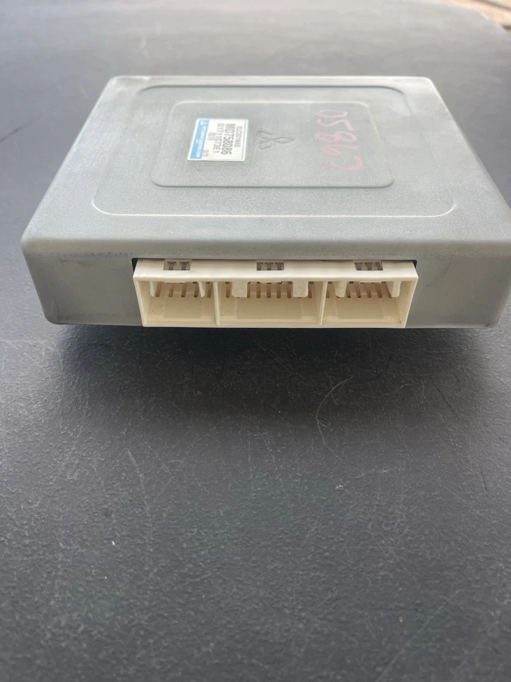 Módulo de transmisión Dodge Stealth Mitsubishi 3000GT TCM TCU 1991-1992 MD758086 Foto 4 de 4