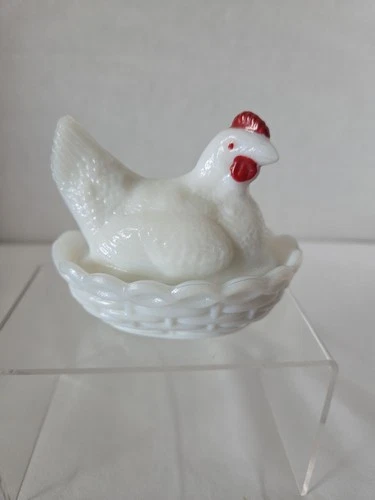 Vintage Milk Glass Hen On A Nest Westmoreland Red Comb & Eyes Split Tail 3.5"