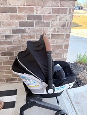 Evenflo Shyft dualride with base