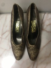 Vintage Salvatore Ferragamo Size 8B Gold Metallic Tapestry Floral Print Heels