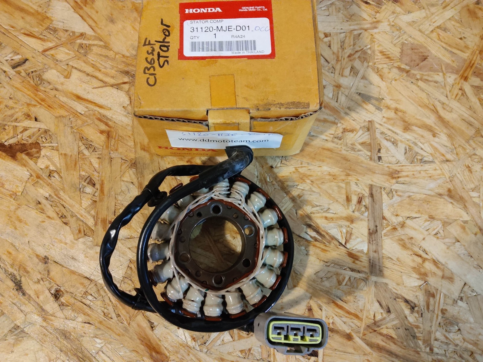 Stator Honda 31120-MJE-D01 d'occasion pour motos CB650F et CBR650F 2014 à 2016