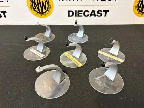 CORGI AVIATION ARCHIVE PLASTIC ARM WITH BASE STAND