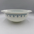 VTG  Pyrex 443 2 1/2 QT Snowflake Blue Garland Cinderella Bowl EUC