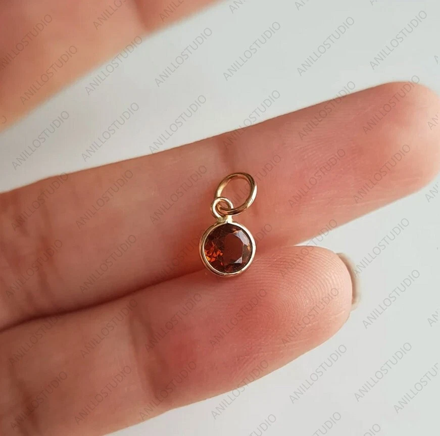 Pequeño colgante de piedras preciosas de granate de hessonita natural para aro de oro amarillo de 18 k Foto 4 de 4