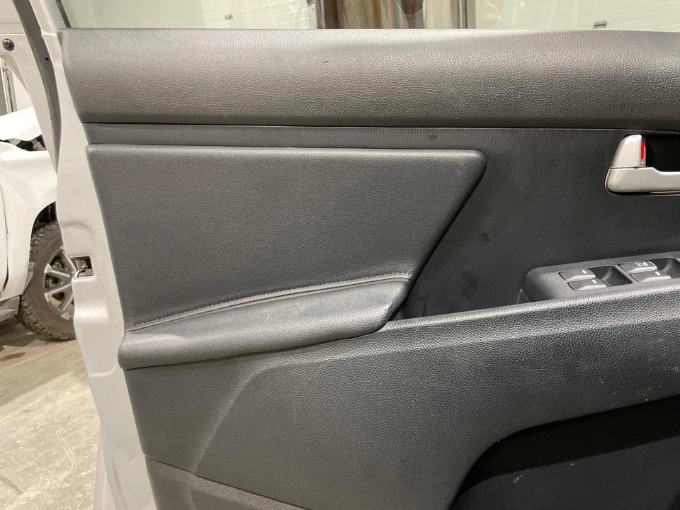 2014 - 2016 Kia Sportage Driver LH Left Black-WK Front Door Trim Panel - Image 2 of 4