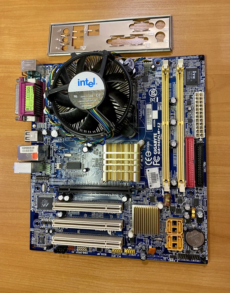 Placa madre Gigabyte GA-945PLM-S2 LGA775 Pentium D 3,4 GHz + escudo I/0 + ven... - Imagen 2 de 4