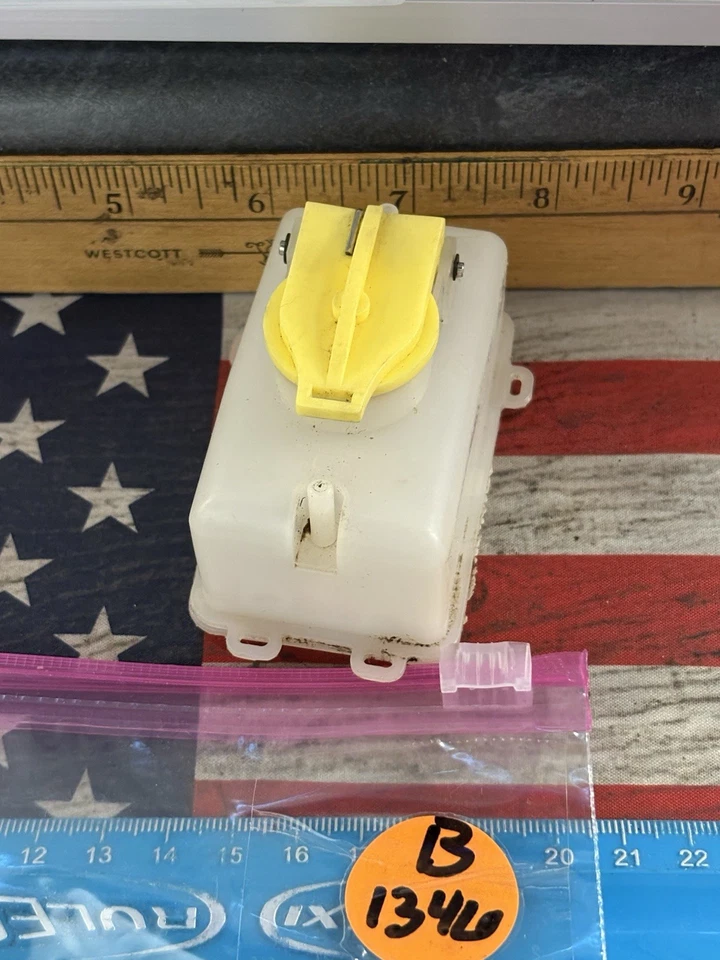 VINTAGE ASSOCIATED GT 1/10 Fuel Tank No Leaks / PreOwned - Image 3 of 4