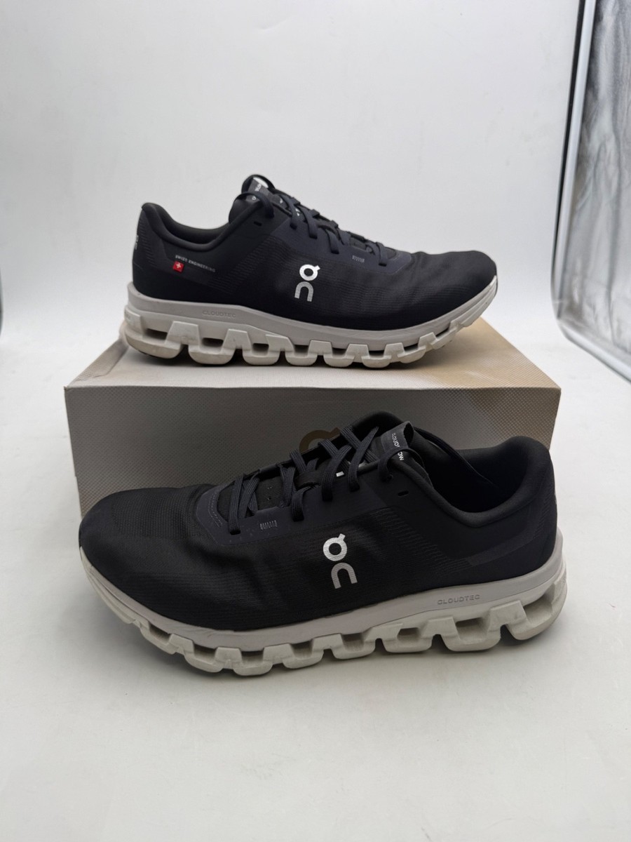 On Cloudflow 4 Black White Running Shoes Men display picture 1