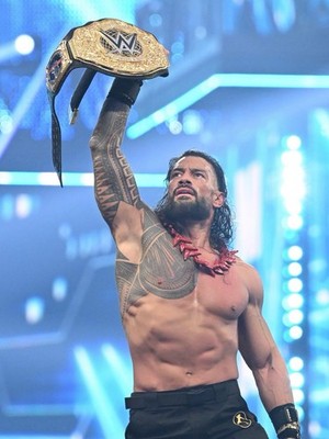 Roman Reigns 11x17 Photo Print The Tribal Chief Wrestlemania 42 WRESTLER