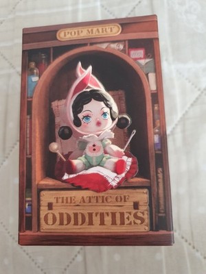 Popmart The Attic of Oddities     Series Figures - Take The Stage - Zsiga 