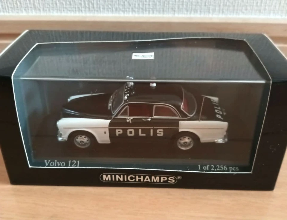 Minichamps 1/43 Volvo 121 POLIS Negro Blanco Edición Limitada Modelo de Coche - Imagen 3 de 4