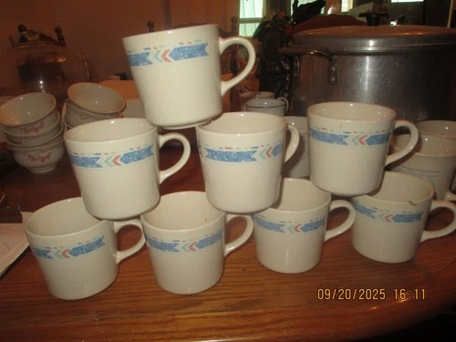 8- Vintage Corning USA  Coffee Tea Mugs Cups