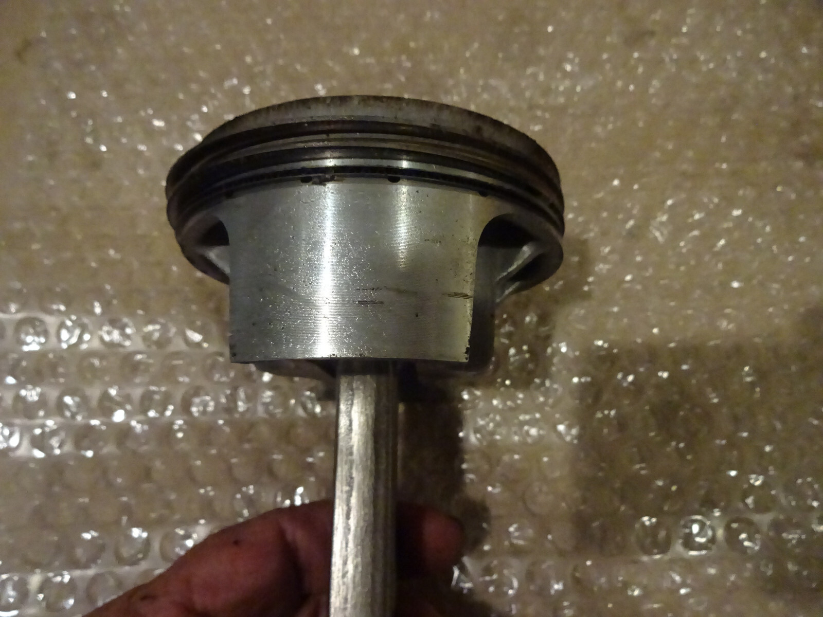 Maserati 4200, Quattroporte-LH Engine Piston & Con Rod Cyl# 5 -P/N 198412-192402