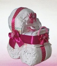 Windeltorte Kinderwagen Mädchen in pink mit Schnuller