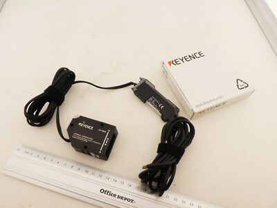 Keyence Distanzsensor LV-S63 mit Verstärker LV-11SBP und Spiegel (21-10-24-8)