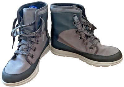 Sorel Women s Size 7 Waterproof Boots Gray All Weather Lace Up Winter Outdoor
