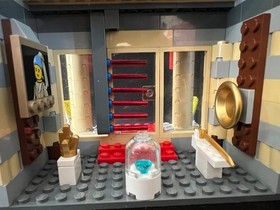 LEGO City: Museum Break-In (60008) Complete with Instructions