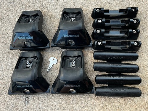 Yakima SkyLine Towers + LP1 Landing Pads + Dust Covers + Locks + Key