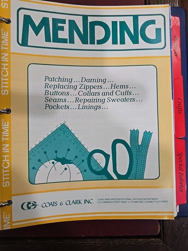 Coats & Clark Educational Leaflets in binder 1998 GRB - Picture 6 of 10