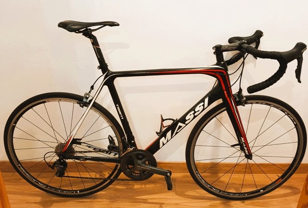 Bicicleta de carretera MASSIS Team,