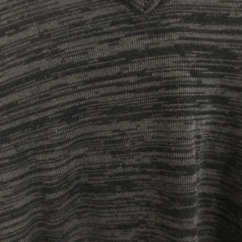 Jersey Manga Larga Cuello en V Ligero Via Europa Negro/Gris Mediano Foto 3 de 3