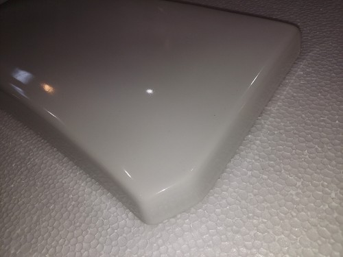 23DD87 TOILET TANK LID: GERBER, 28-799??, WHITE, 20-3/8" X 9" OVERALL, VERY GOOD - Picture 3 of 5
