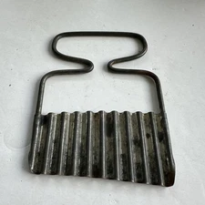 Vintage Crinkle Wavy French Fry Potato Chip Vegetable Cutter Ripple  3.25” Wide