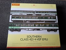 Hornby R30106 Southern Class 423 4-VEP EMU Train Pack
