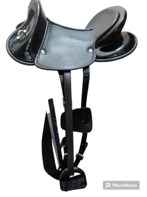 Light Weight Endurance Synthetic Saddle For Horse 16'' To 18'' Free straps Black