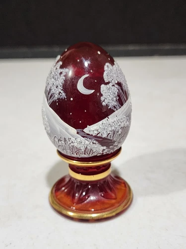 Fenton Egg Red Ruby Amberina Coralene Winter Snow Scene Glass Figurine
