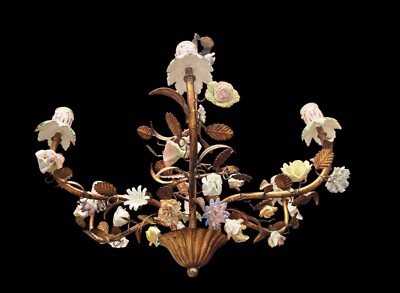 Eleganter Vintage Kronleuchter mit Blumen aus Majolika-Keramik im florentinis...