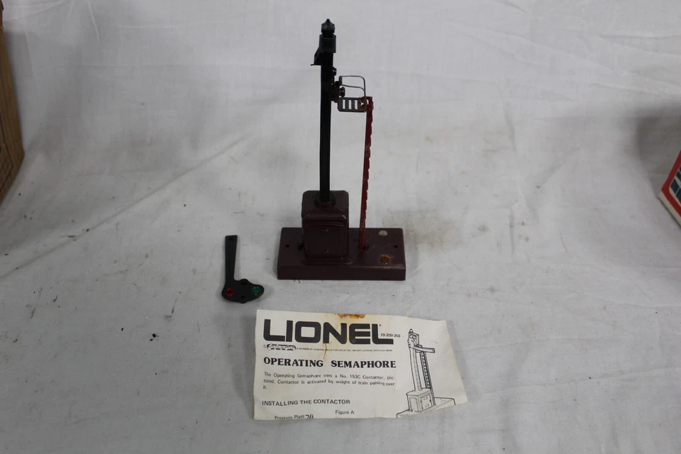 LIONEL SEMAPHORE SIGNAL TRACK SIDE ACCESSORY 6-2151 O GAUGE O/27 (B-2) - Image 2 of 3