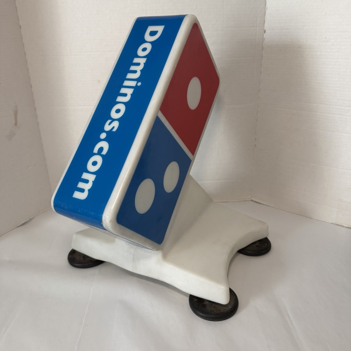 ドミノピザ　ライトアップ　看板　カートッパー　USA 看板　ネオン　ガレージ Dominos Pizza Magnetic Light-Up Car Topper Delivery Sign - No Cord