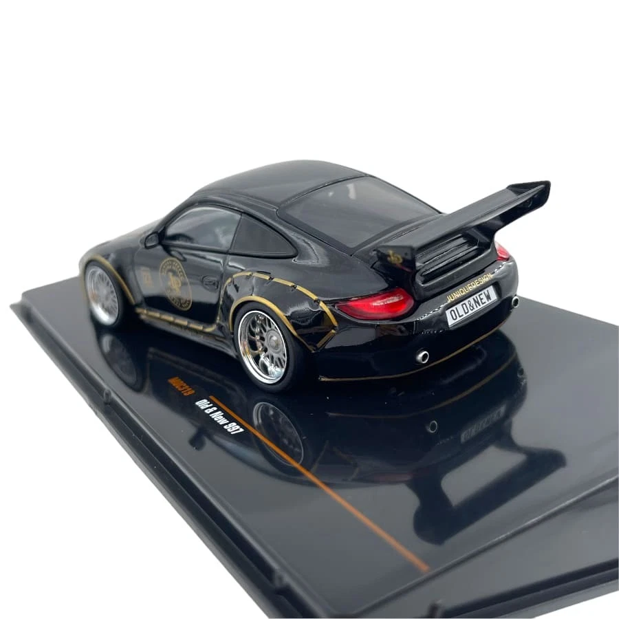 Modellino Auto Ixo Models 1/43 Porsche Old & New 997 #23 JPS Black - Immagine 4 di 4