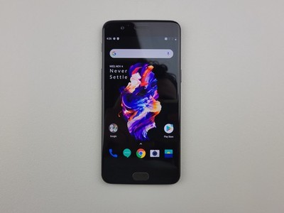 OnePlus 5 (A5000) 64GB - Black (GSM Unlocked) Dual SIM - SMALL ISSUE - H7443