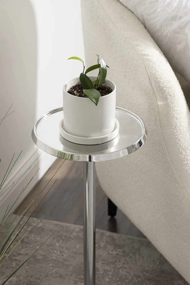 Kate and Laurel Moderno Pedestal Lateral 9x9 x23, Plateado, Mesa auxiliar decorativa con Foto 4 de 4