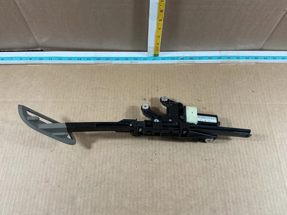 Motor extensor de cinturón de seguridad delantero izquierdo audi a5 2010-2017 8f0857759 fabricante de equipos originales Foto 2 de 4