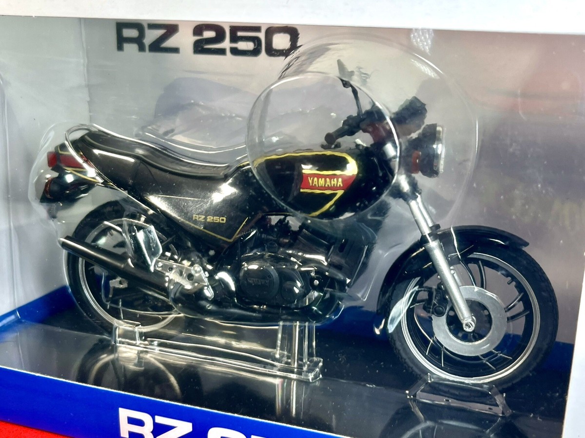 2025 Aoshima - Yamaha RZ250 Black 1:12 Scale Diecast Bike | eBay
