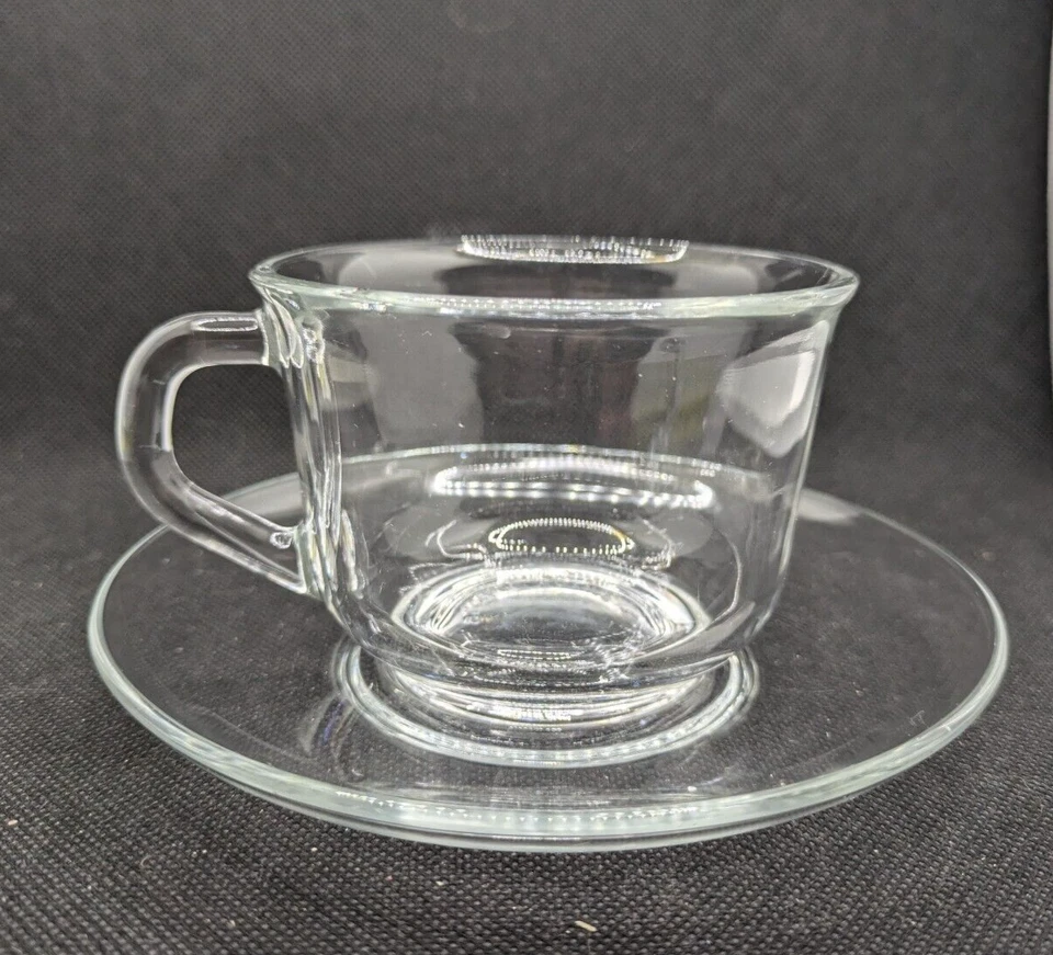 Lot of 16 -Setting for 4 Vintage Arcoroc Classique Coupe Clear Glass Plates Cups - Image 3 of 4