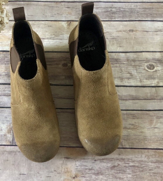 dansko frankie suede