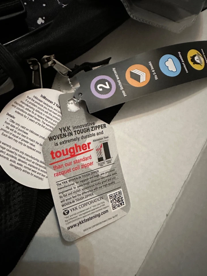 背包套装 Emoticon 水瓶、午餐盒、耳机、Carabina 全新带标签 — 第 3/3 张图片